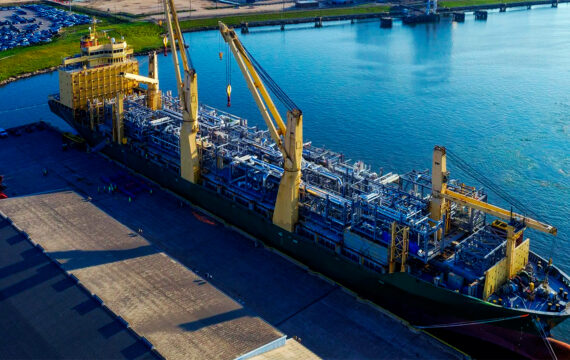 Financial Risks in Oil and Metal Transport: The Role of Loans